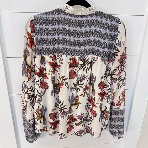 LOFT M white shabby chic V neck lace detail colorful floral lightweight blouse - Picture 3 of 13
